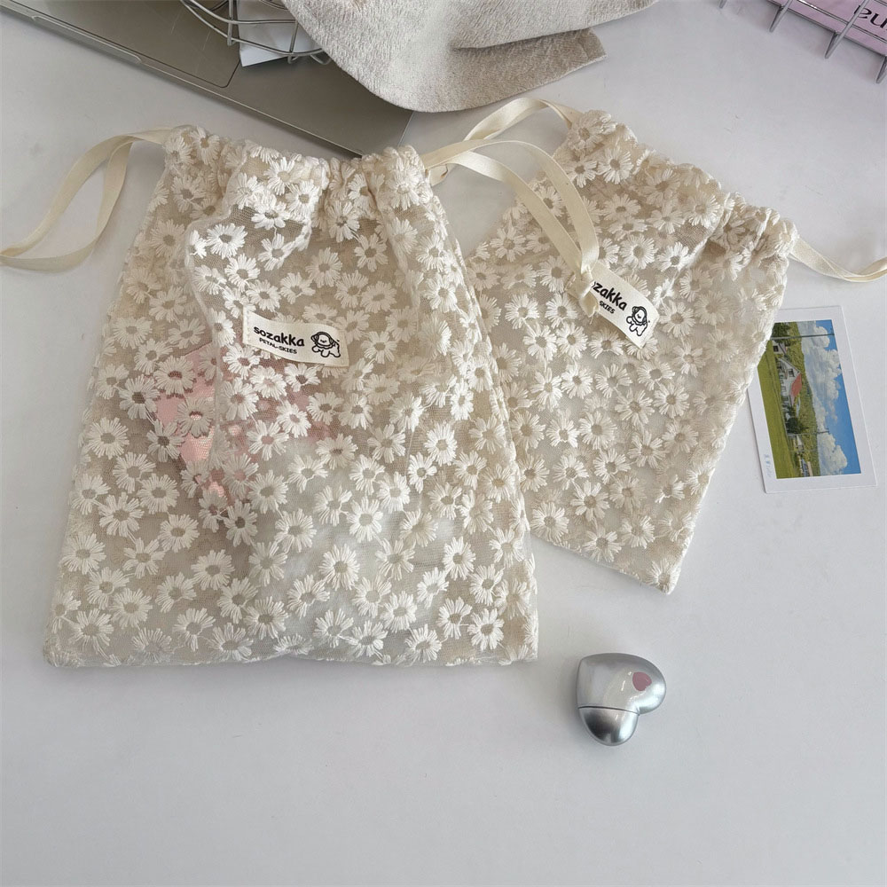 Spitzenbestickte Gänseblümchen – Travel Accessories Bag Bewertung und Preis